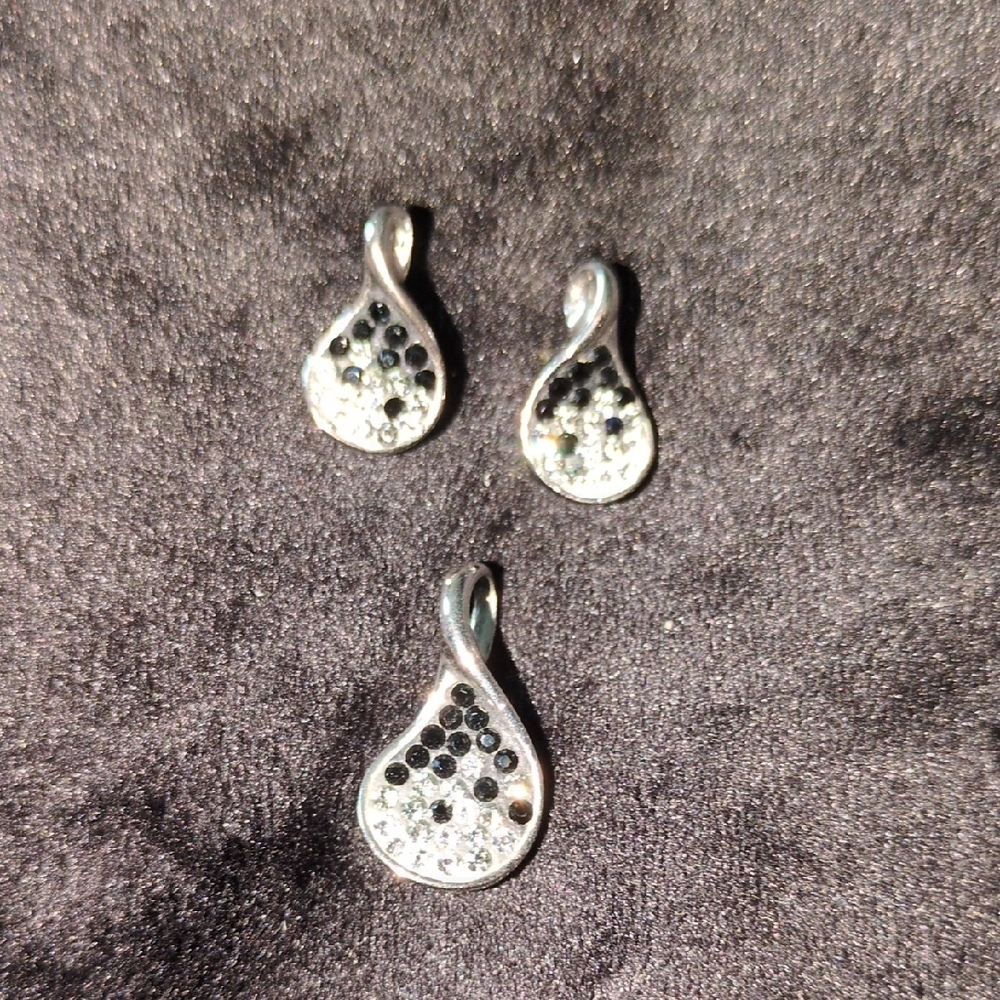 Elegant Sterling Silver and Black Teardrop Jewelry Set
